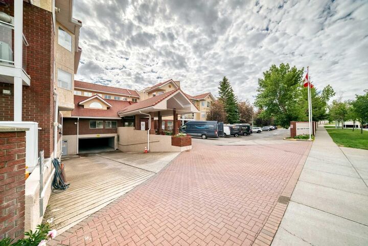 Property Photo:  1818 Simcoe Boulevard SW 3347  AB T3H 3L9 