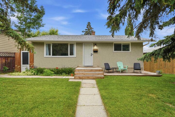 3732 45 Street SW — photo 1