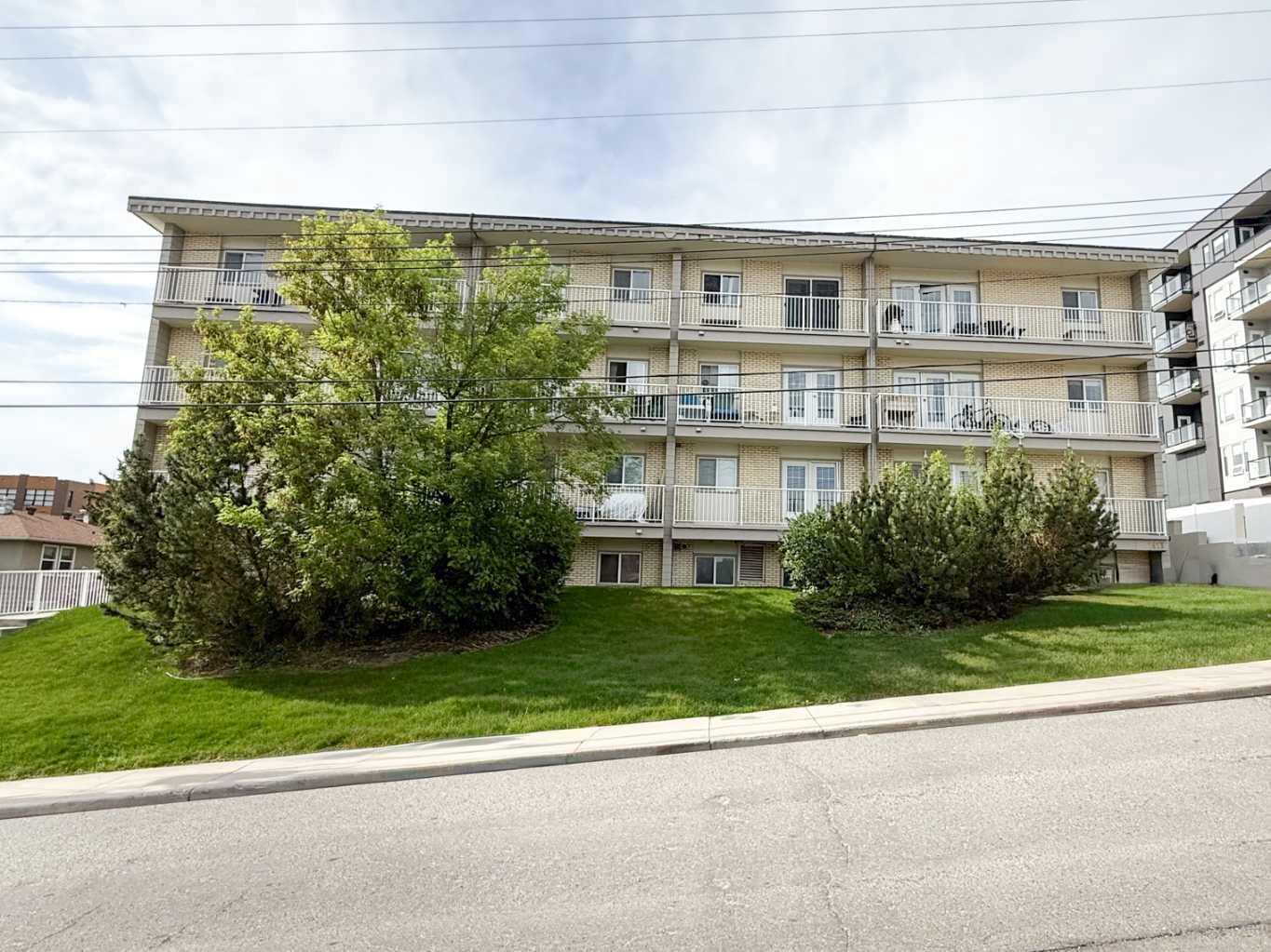 Property Photo:  1813 25 Avenue SW 22  AB T2T 1A4 