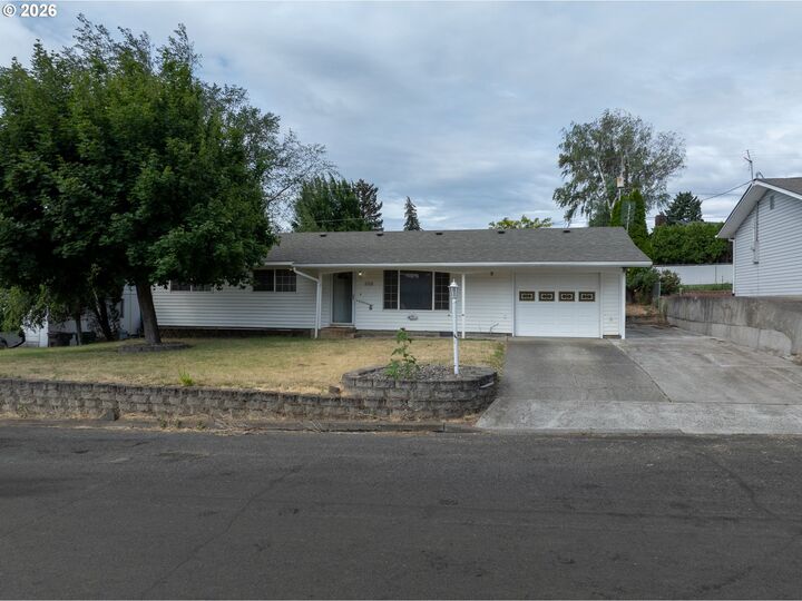 Property Photo: 1018 W Murray Dr OR 97058