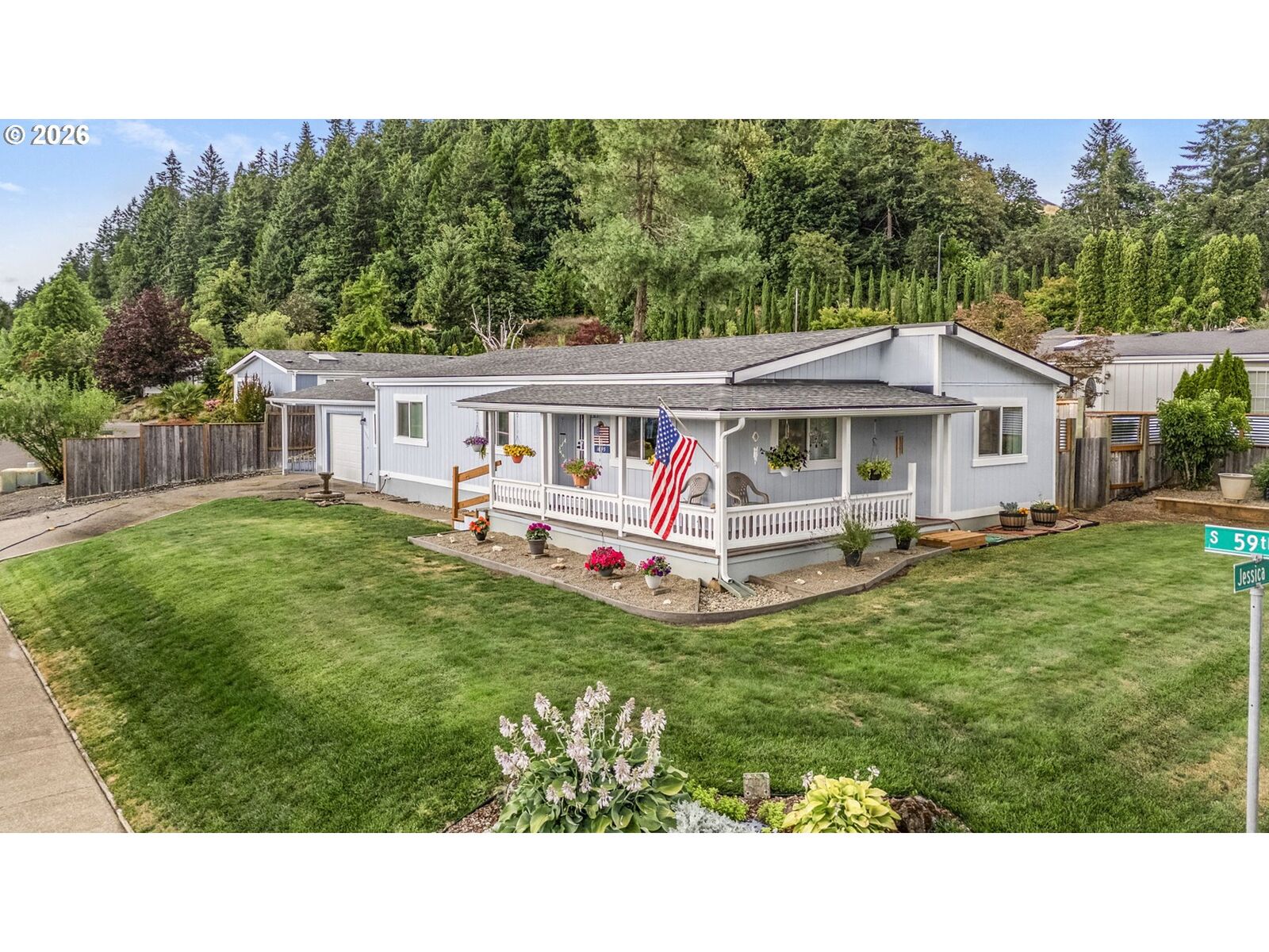 Property Photo:  1095 S 59th St  OR 97478 