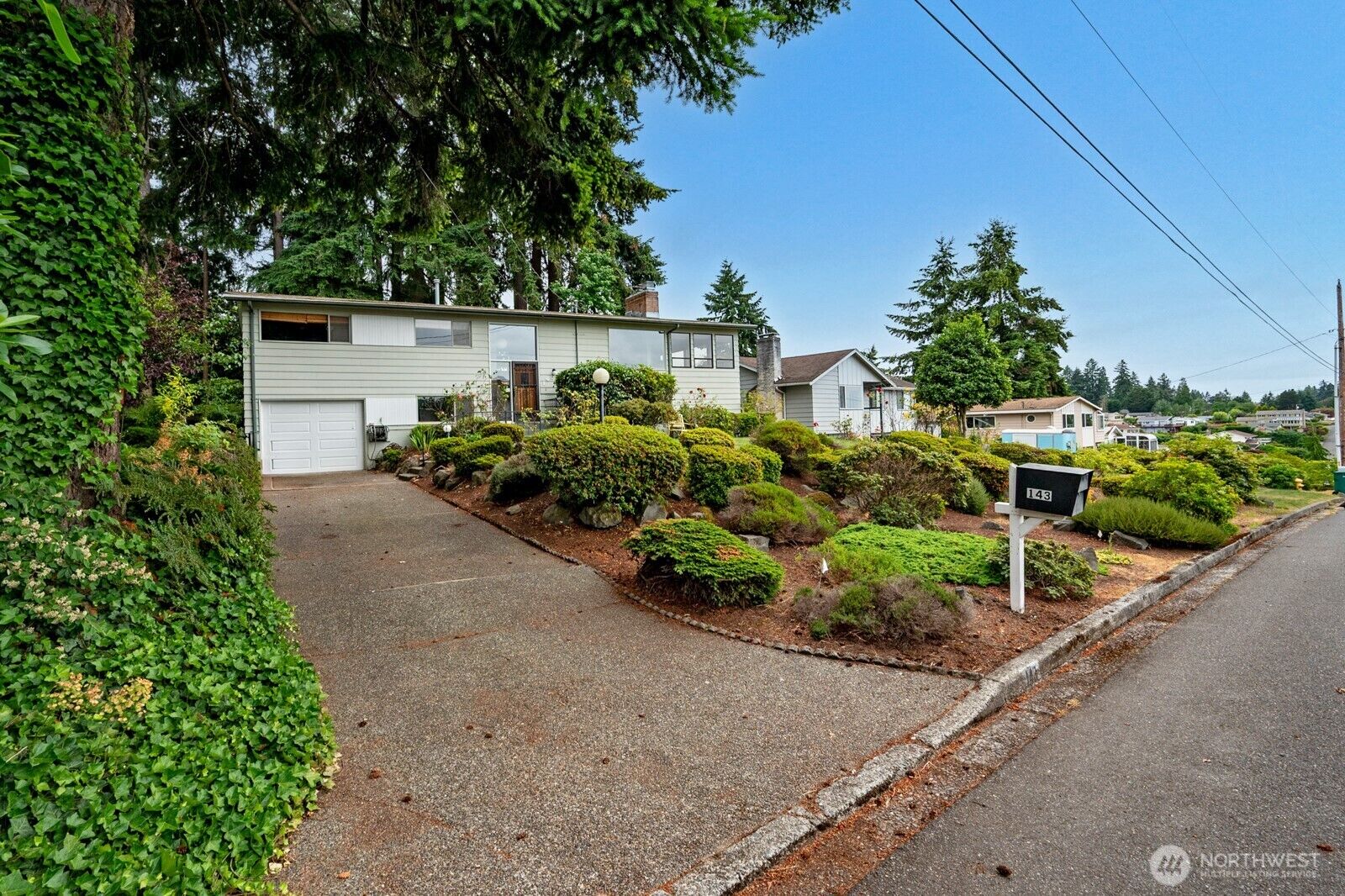 Property Photo: 143 S 297th Place WA 98003