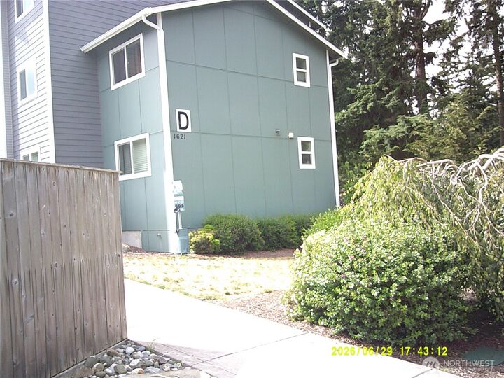 Property Photo:  1621 SW Mulberry Place D303  WA 98277 