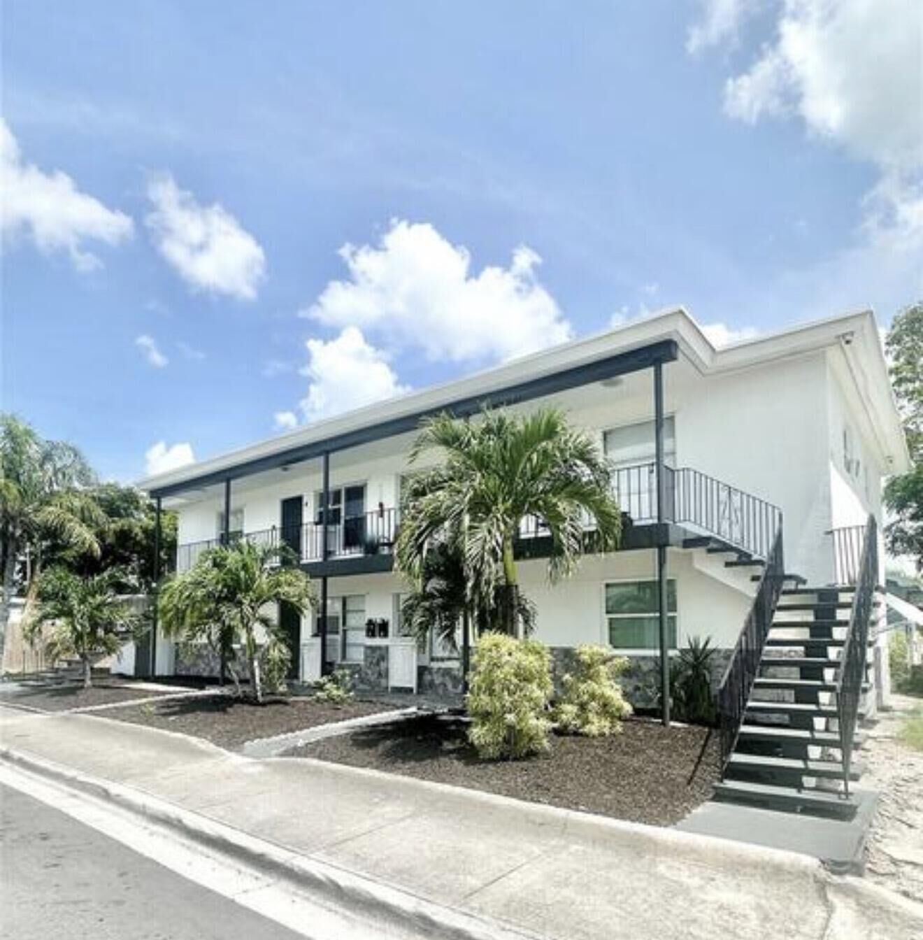 Property Photo: 1501 N Federal Highway 1 FL 33460