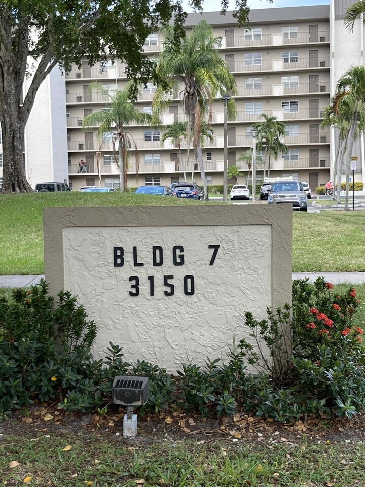 Property Photo:  3150 W Rolling Hills Circle 704  FL 33328 