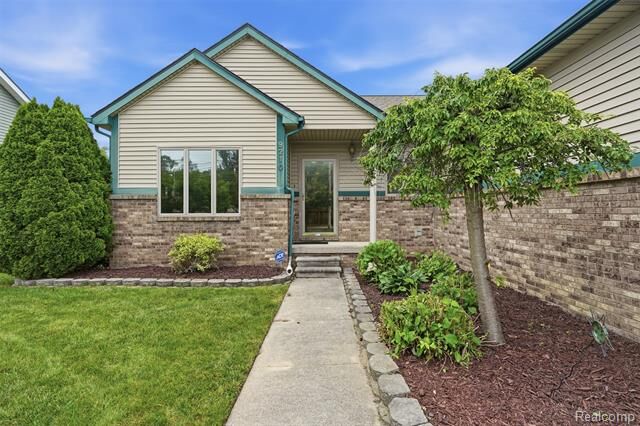 Property Photo:  9210 Newburgh Road  MI 48150 