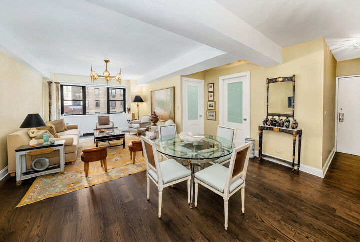 Property Photo: 165 E 72nd Street 2M NY 10021