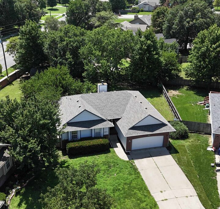 Property Photo: 10413 W University Ct KS 67209