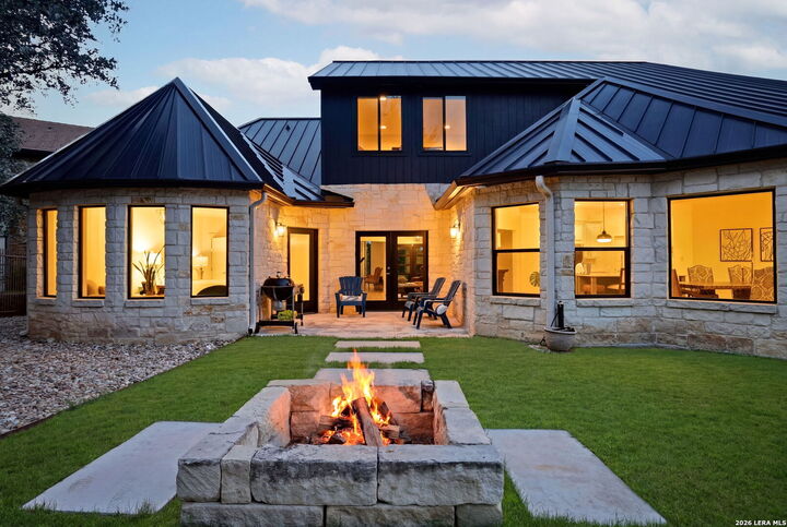 Property Photo:  302 Left Ln  TX 78657 