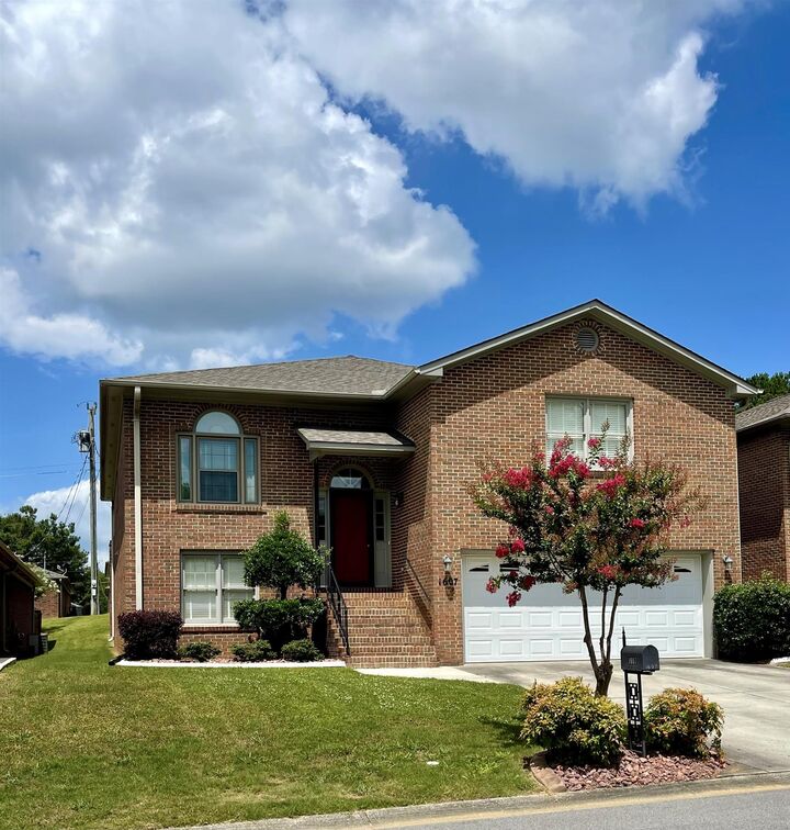 Property Photo:  1607 Parkman St NE  AL 35055 