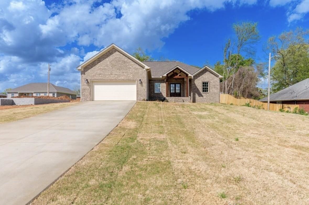 Property Photo: 809 Michigan Ave AL 35661