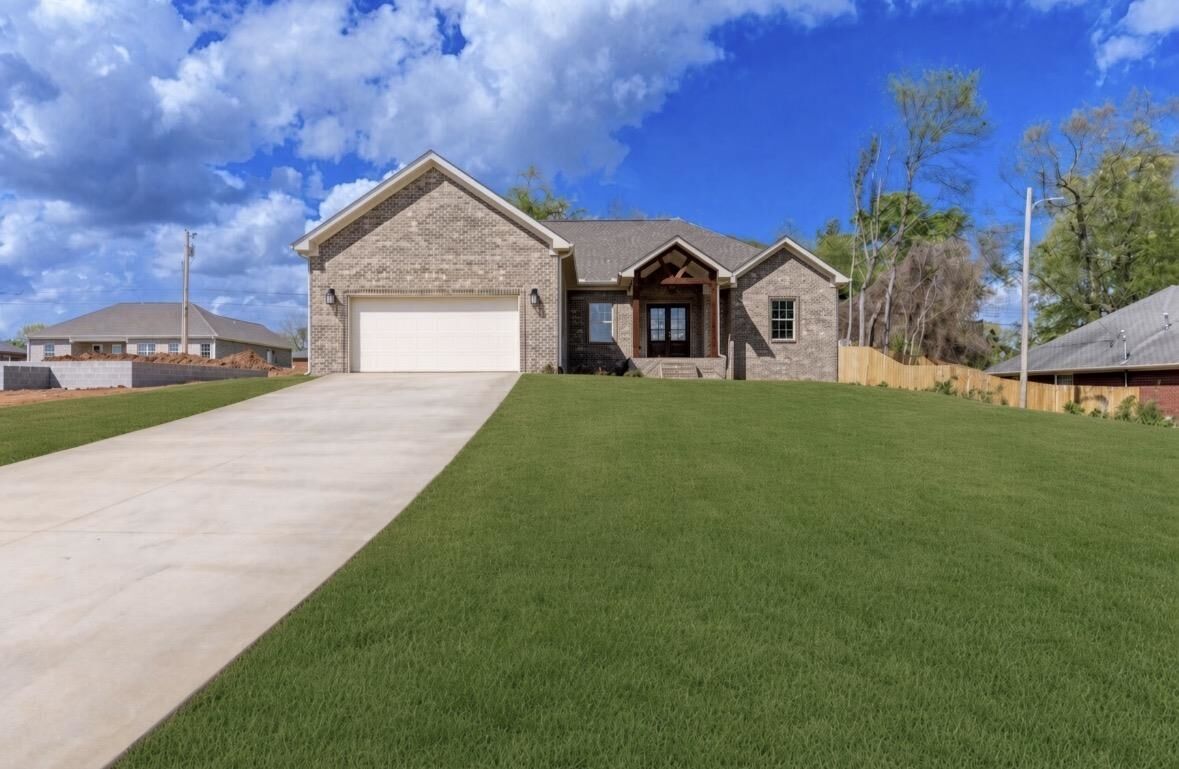 Property Photo: 809 Michigan Ave AL 35661