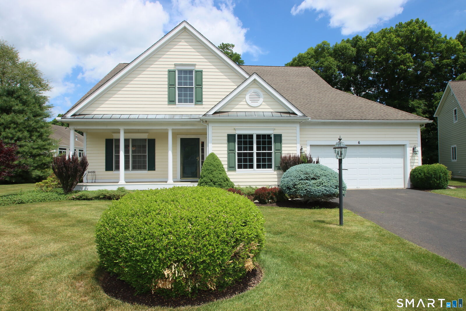 Property Photo: 6 Carriage House Lane 6 CT 06804