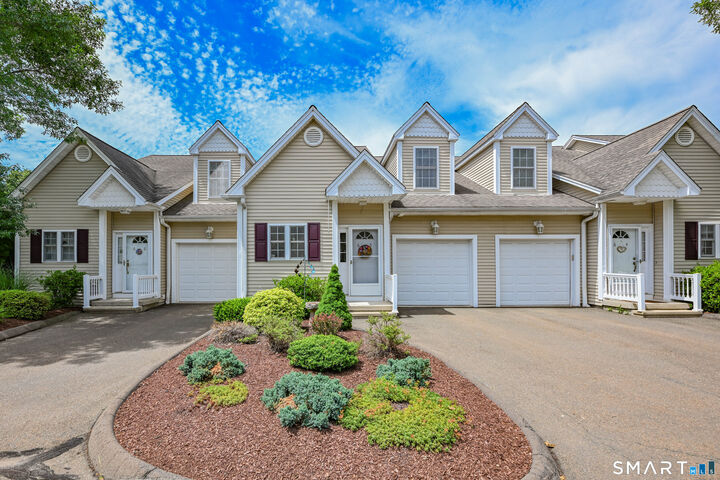 Property Photo:  511 Elm Street 6-5  CT 06473 