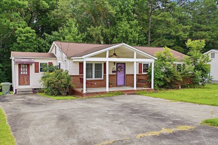 Property Photo:  420 Pineneedle Road  SC 29379 