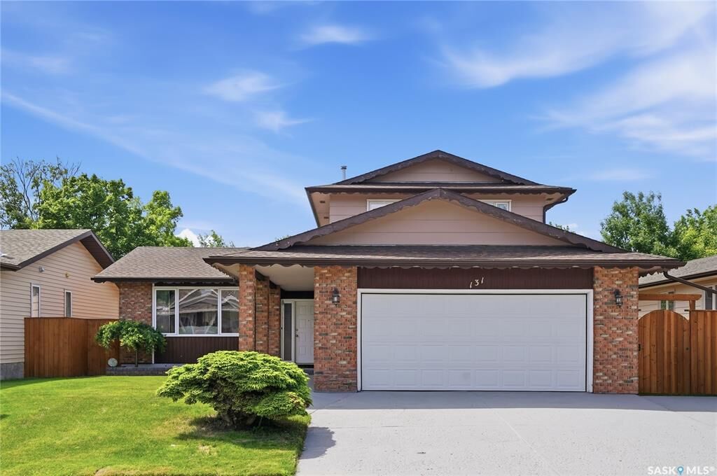 Property Photo: 131 Keeley Crescent SK S7J 4B3