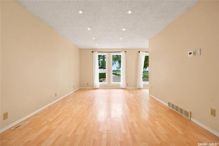 Property Photo:  7322 Rimmer Bay  SK S4X 2X3 
