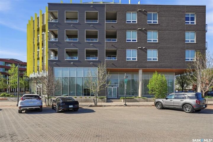Property Photo:  409 B Avenue S 208  SK S7M 5M8 