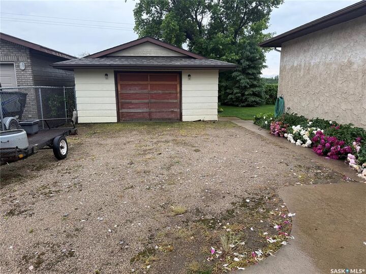 Property Photo:  302 Watson Crescent  SK S0E 1E0 