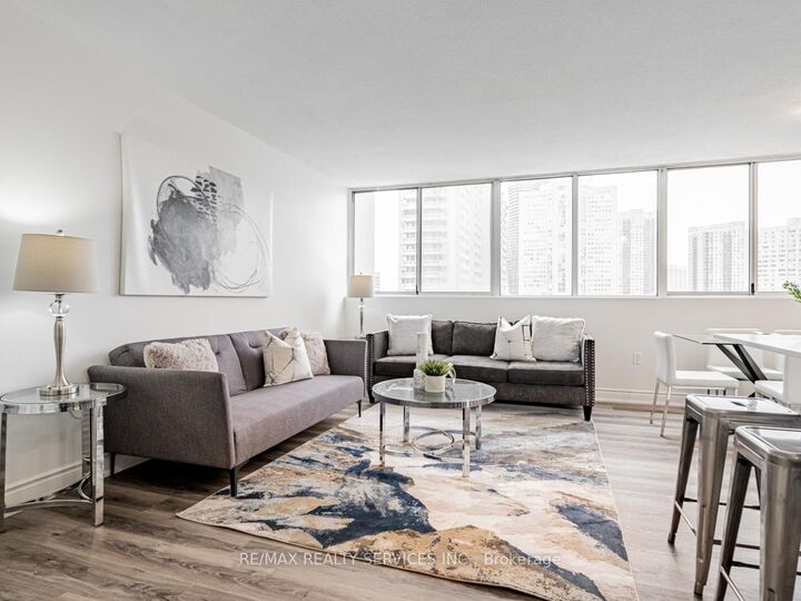 Property Photo:  3590 Kaneff Crescent 1108  ON L5A 3X3 