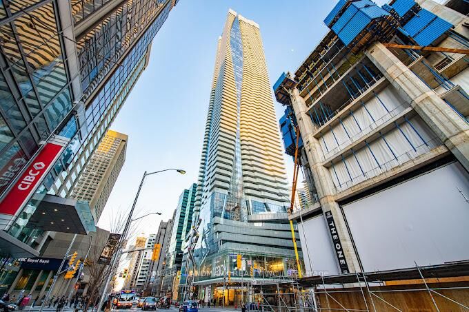 Property Photo:  1 Bloor St N/A E 1905  ON M4W 1A9 