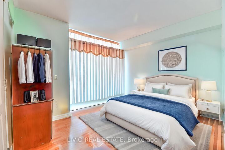 Property Photo:  2470 Eglinton Avenue W 706  ON M6M 5E7 