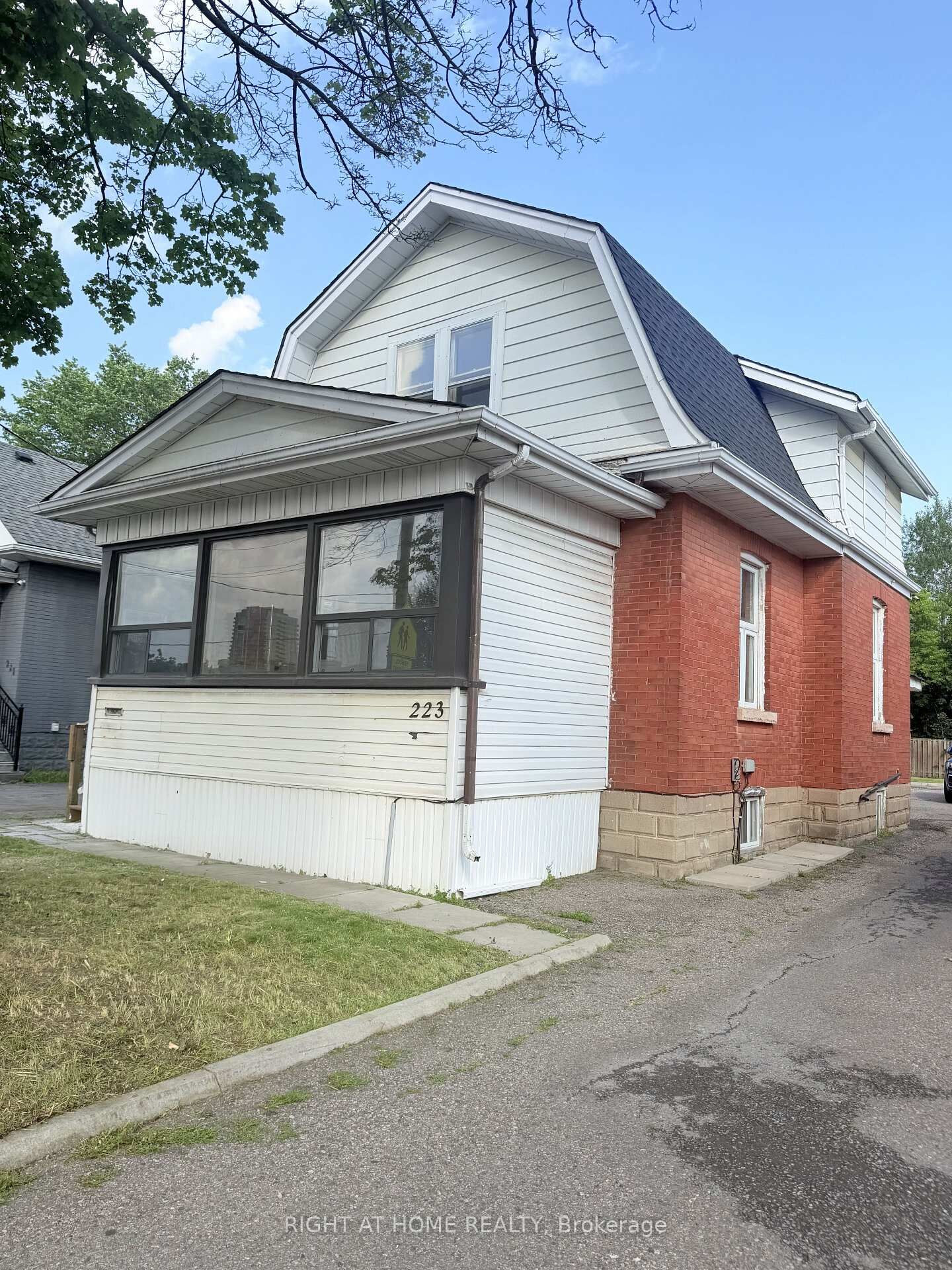 Property Photo: 223 Queen Street W ON L6Y 1M6