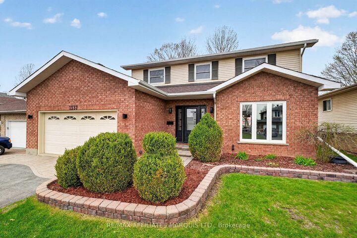 Property Photo:  1337 Patricia Place  ON K6H 6X9 