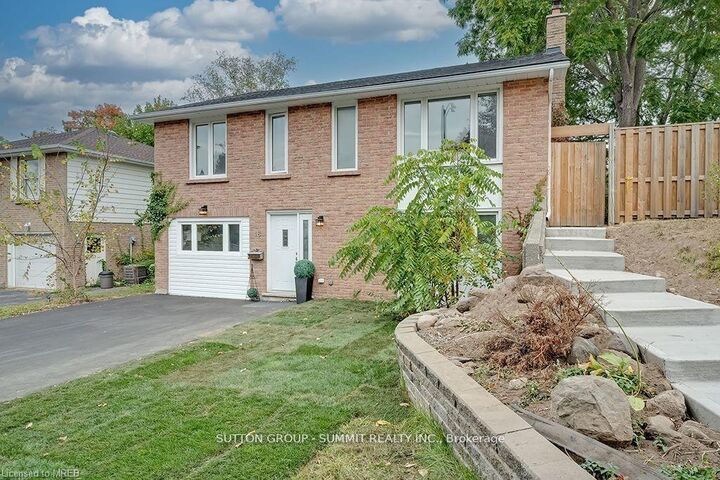 Property Photo:  16 Upper Canada Drive Upper  ON N2P 1E5 