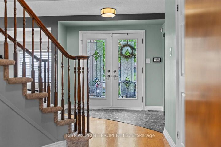 Property Photo:  800 Fairwinds Terrace  ON K1C 2X6 