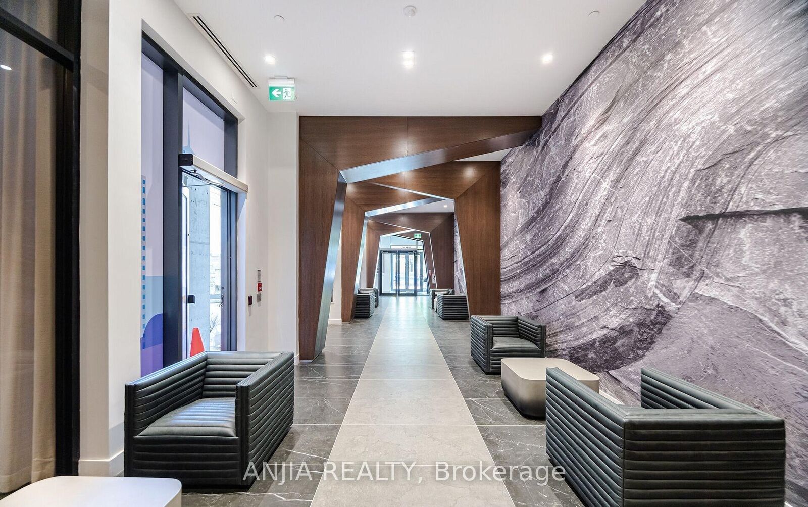 Property Photo:  308 Jarvis Street 3306  ON M5B 0E3 