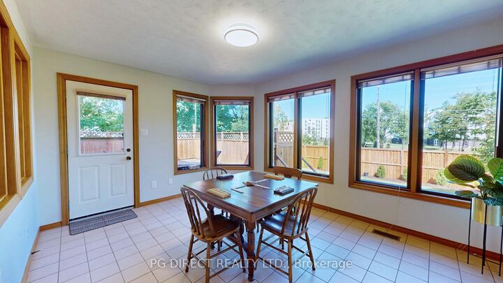 Property Photo: 7 Old Stone Court ON N1G 2M5