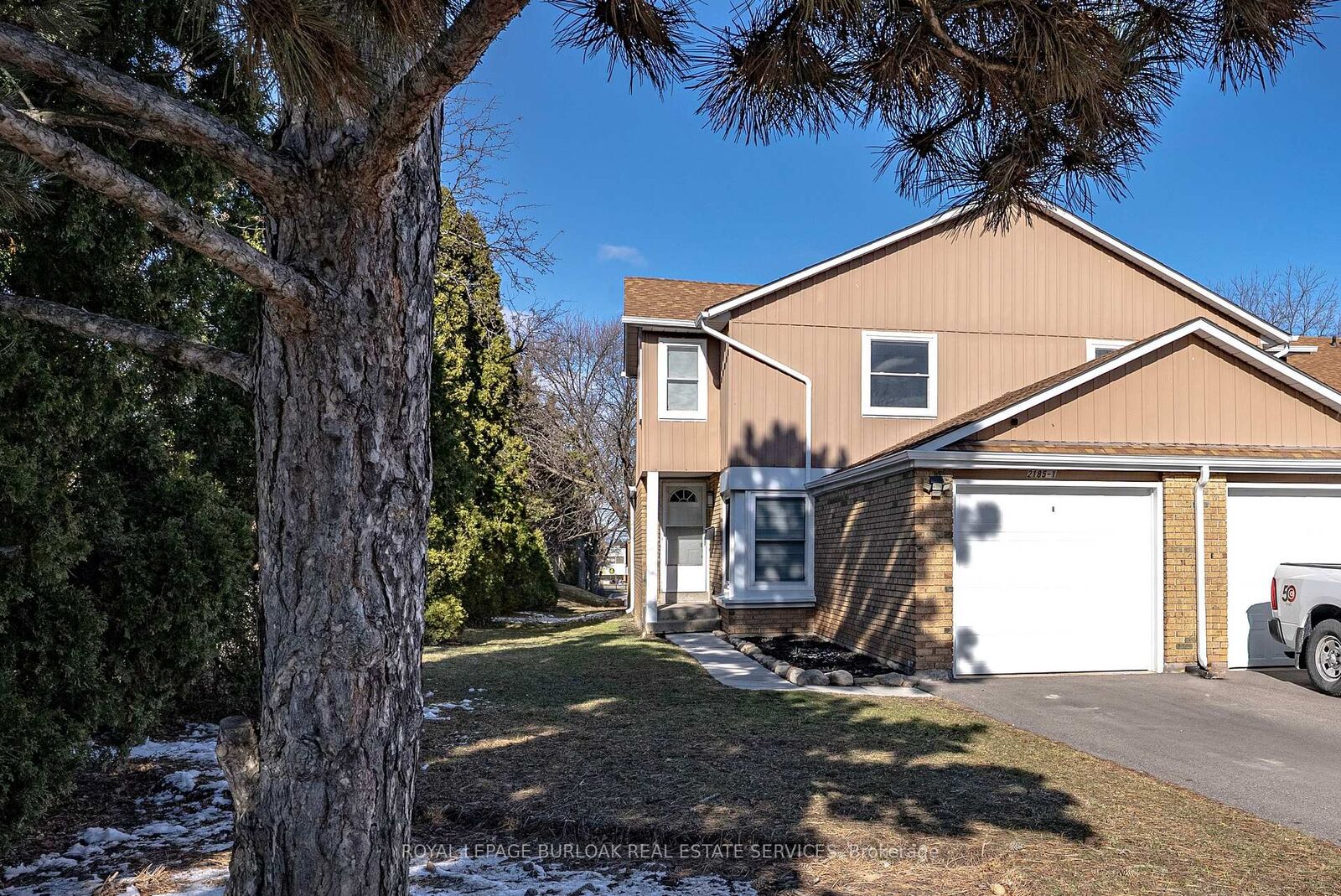 Property Photo: 2185 Fairchild Boulevard 1 ON L7P 3P6