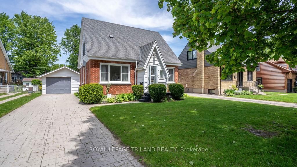 Property Photo:  16 Pritchard Place  ON N5W 2J2 