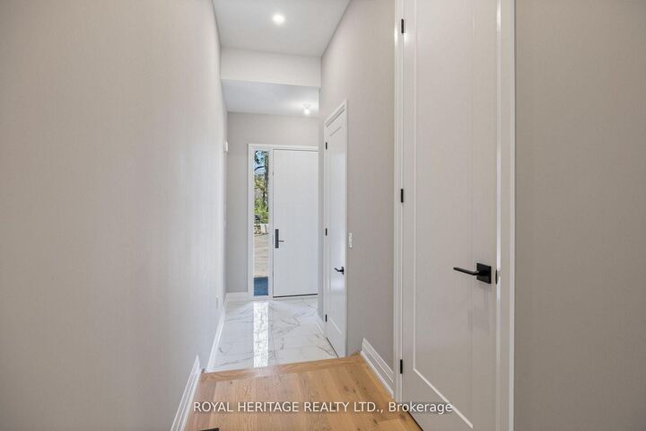 Property Photo: 25 Inverlynn Way ON L1N 2S6