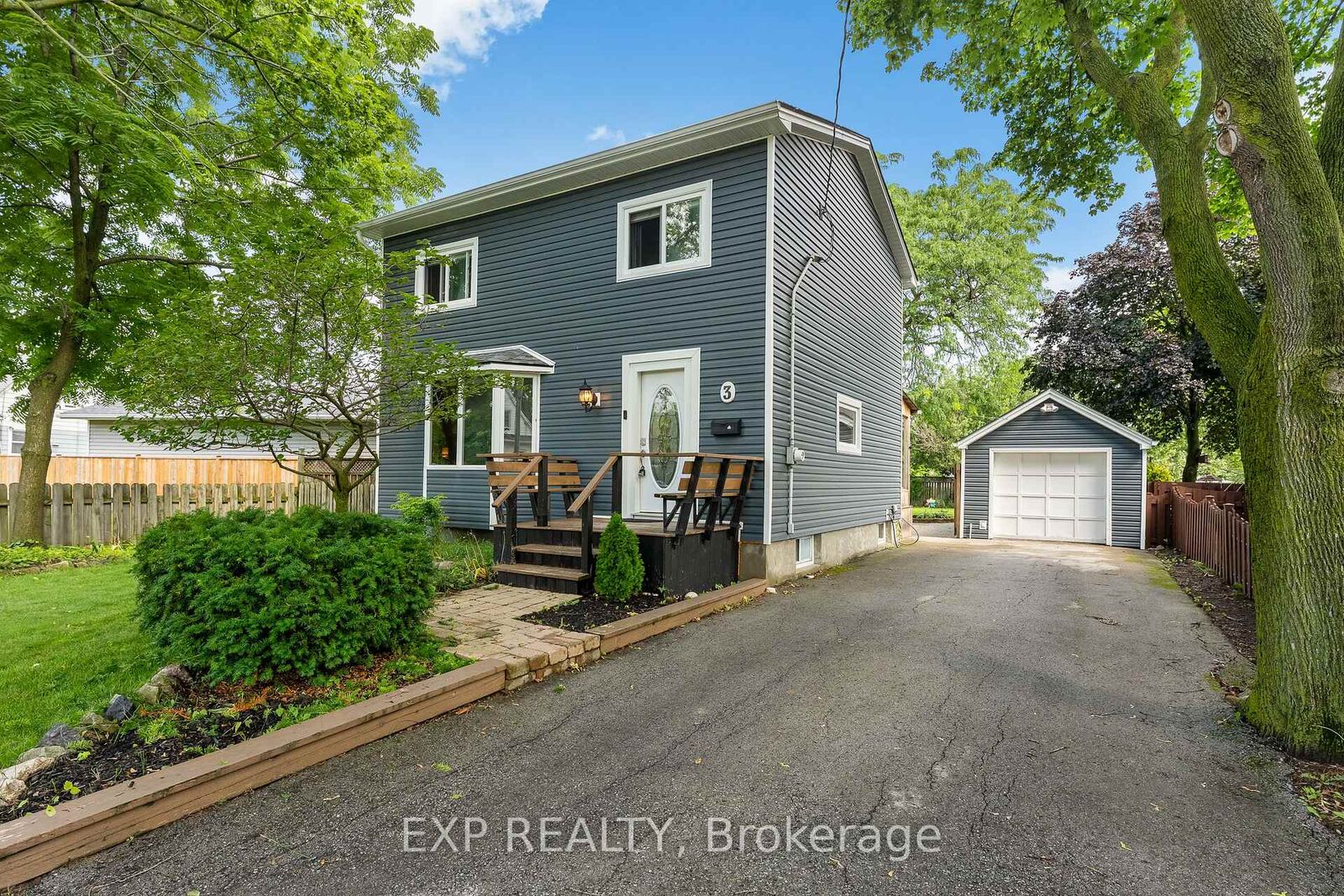 Property Photo:  3 Winnifred Avenue  ON L2M 5X2 
