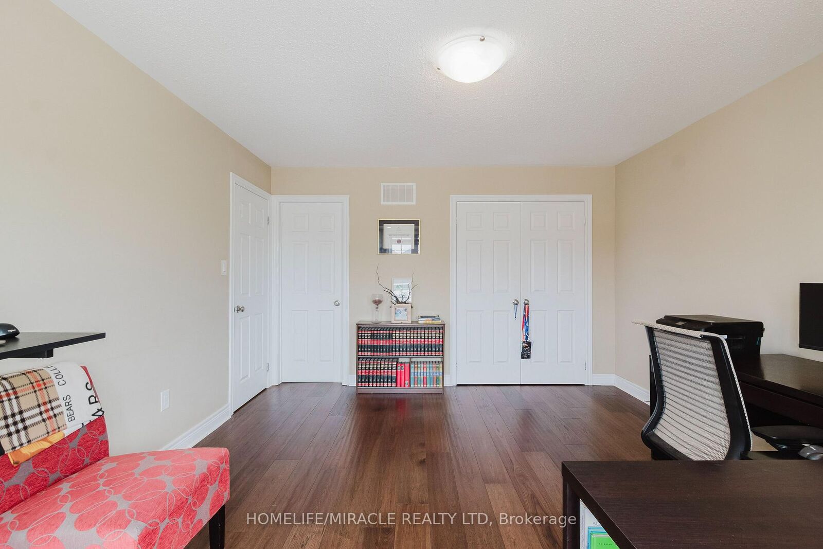 Property Photo: 14 Adeline Court ON L6Y 0W9
