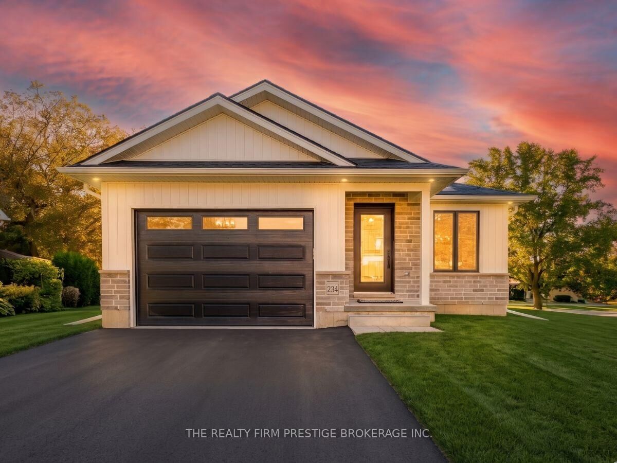 Property Photo: 32 Broadway Avenue ON N0P 2C0
