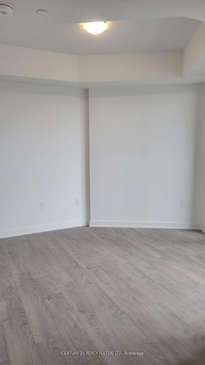 Property Photo: 120 Eagle Rock Way 602 ON L6A 5C2