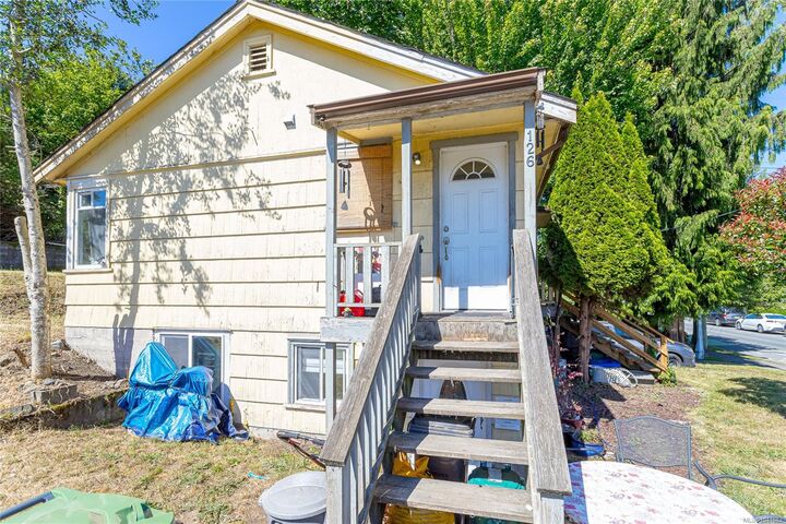 Property Photo: 126 Queens Rd BC V9L 2W6