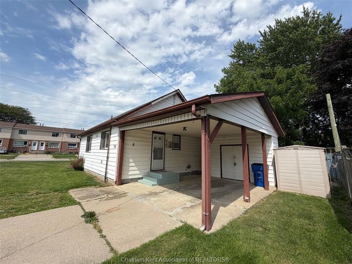Property Photo: 700 Wallace Street ON N8A 1K2