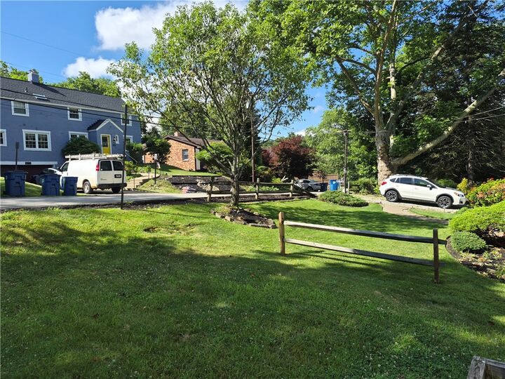 Property Photo:  170 Spring Grove Rd  PA 15235 