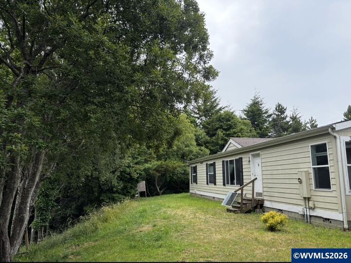 Property Photo:  229 N Main St  OR 97420 