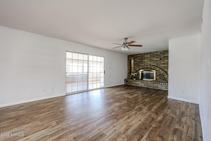 Property Photo: 4135 W Beryl Avenue AZ 85051