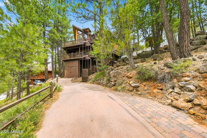 Property Photo: 1070 E Lake Meadow Circle AZ 86017
