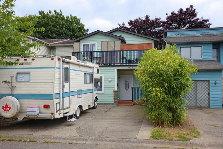 Property Photo: 404 Bruneau Place BC V4W 3K9