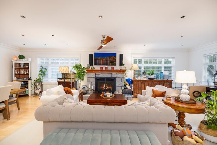 Property Photo: 1232 Harris Avenue BC V7G 1X2