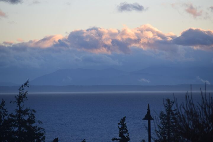 Property Photo:  5537 Peregrine Crescent  BC V7Z 0V5 