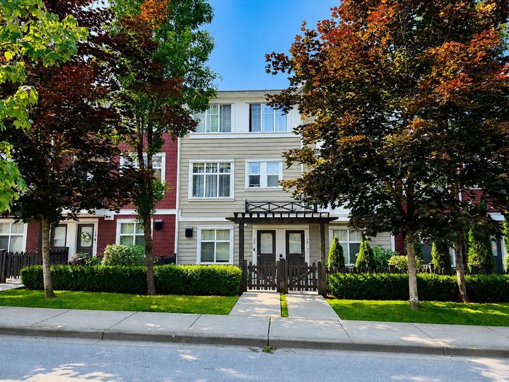 Property Photo: 20852 77A Avenue 72 BC V2Y 0R8