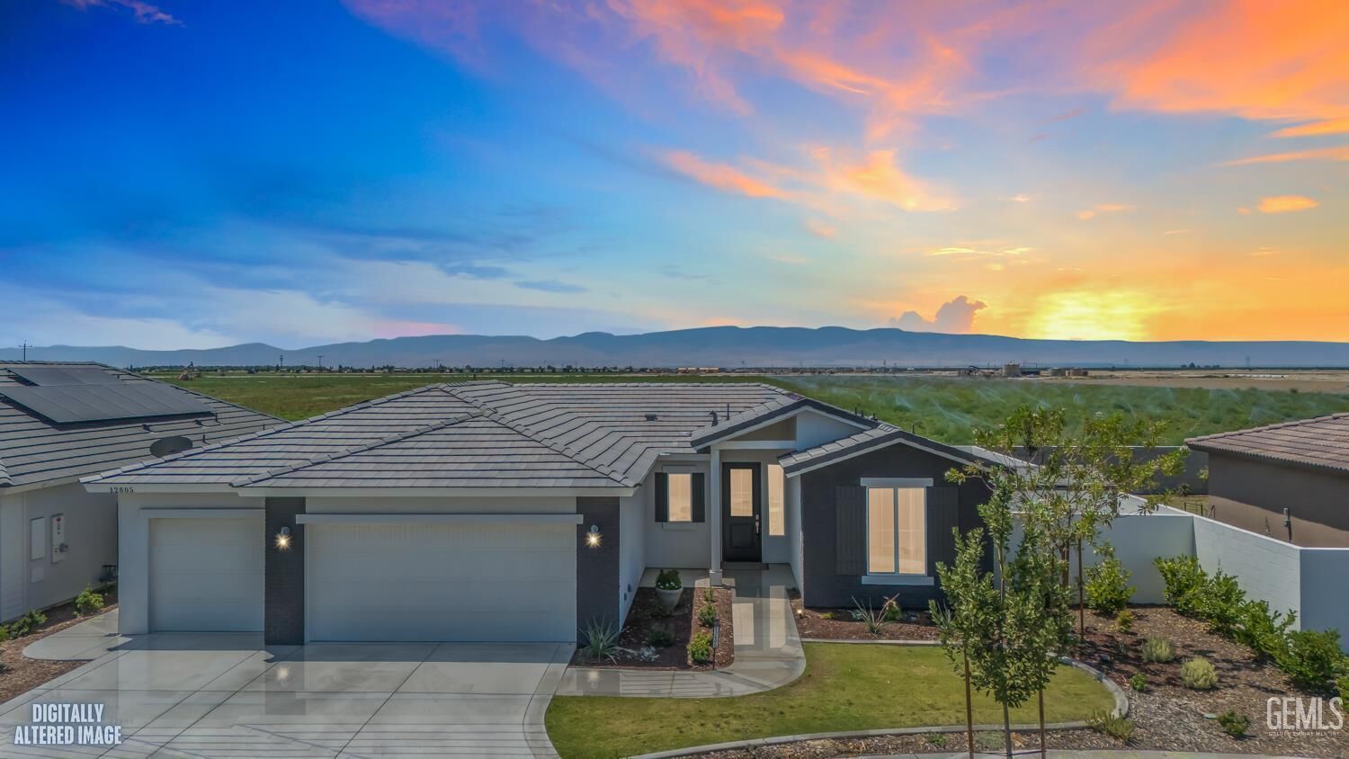 Property Photo: 12605 Petaluma Court CA 93311